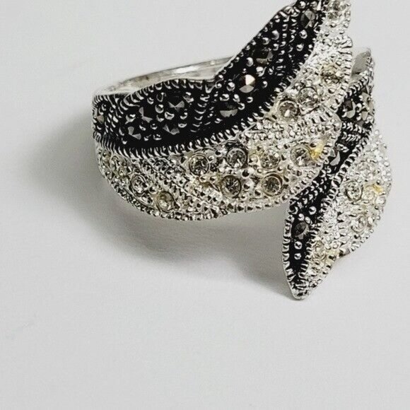 #101  Sterling & Marcasite Black and White Ring 2 leaves sitting opposite 8 - Picture 7 of 12